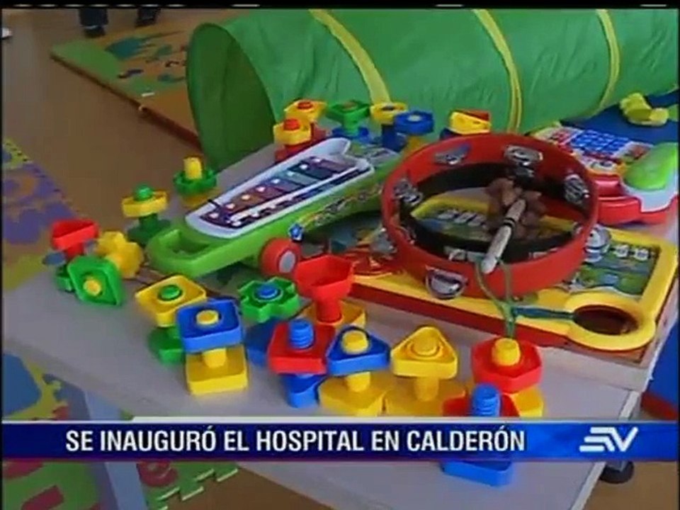 Correa inaugura en Quito uno de los hospitales más grandes del país