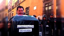 Entrevista - Fernández Noroña Protesta vs EPN - (Audio + Fotos) - Querétaro 5 Febrero 2014.