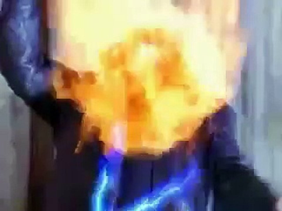Charmed - Piper Halliwell (Explosive Scene)