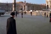 Il Cardinale Ratzinger si reca a lavoro in Vaticano