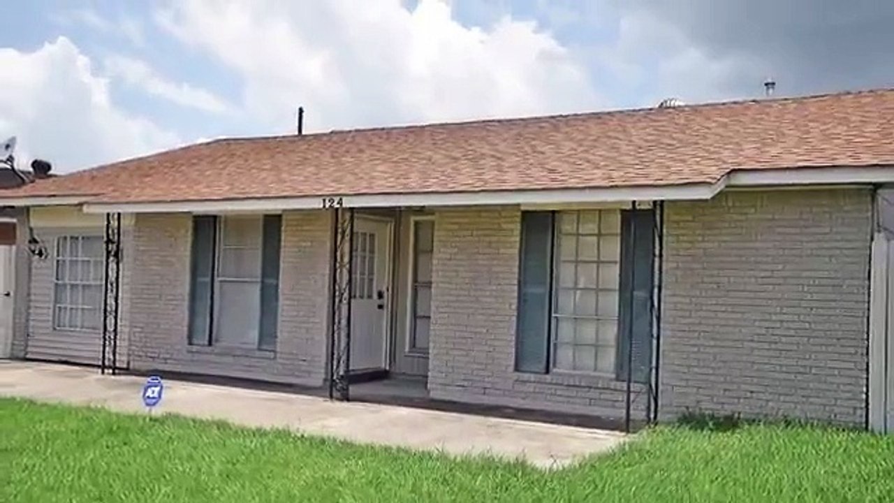 124 Dexter Dr  Avondale LA 70094