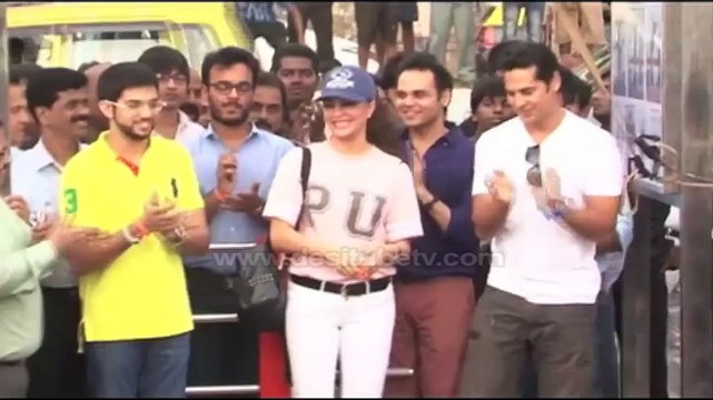 SEXY Actress Jacqueline Fernandez Launches Dino Morea's Fitness Station, Watch Video!