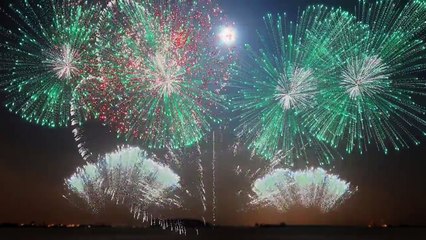 Download Video: Le plus beau feu d'artifice au monde - Feu d'artifice digital