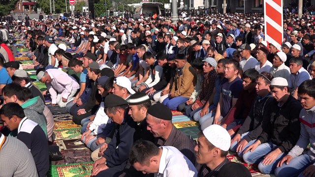 Moskova Bayram Namazı Merkez Camii