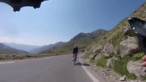 Caméra embarquée sur un cycliste du Tour de France - A plus de 100 kmh en descente