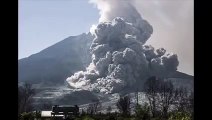 Airports near Bali closed as Indonesian volcano erupts