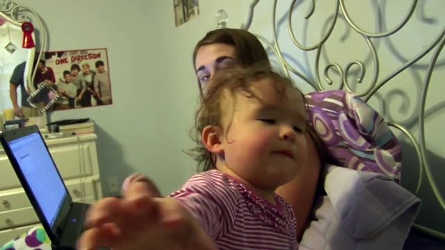 Baby Having Fun Splashing - Girls Reality Video 2015