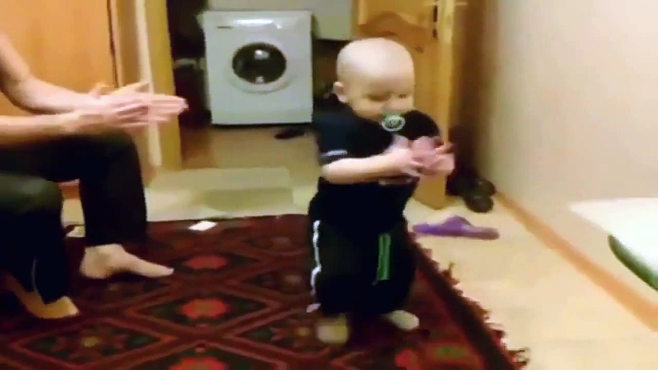 Funny babies dancing