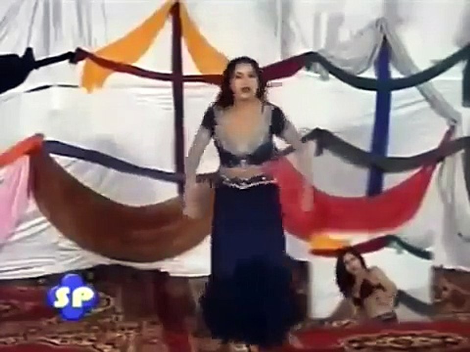 Sitara Malik Remove Her Shirt and Bra Show Mujra