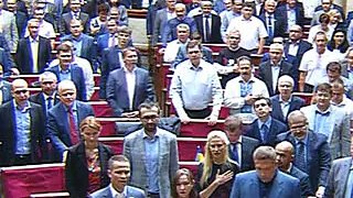 Олег Ляшко заставил Порошенко петь гимн в Раде