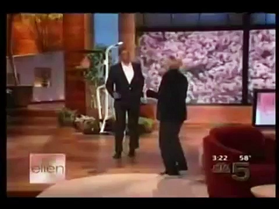 Barack Obama sings Jackie Wilson