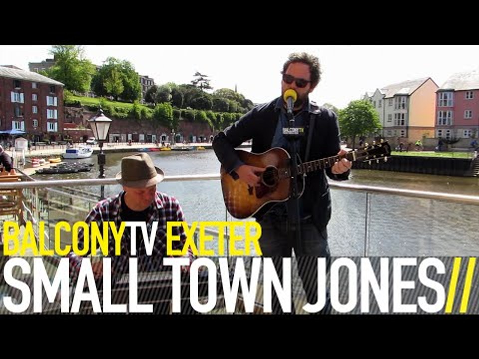 SMALL TOWN JONES - BETWEEN THE LINES (BalconyTV)