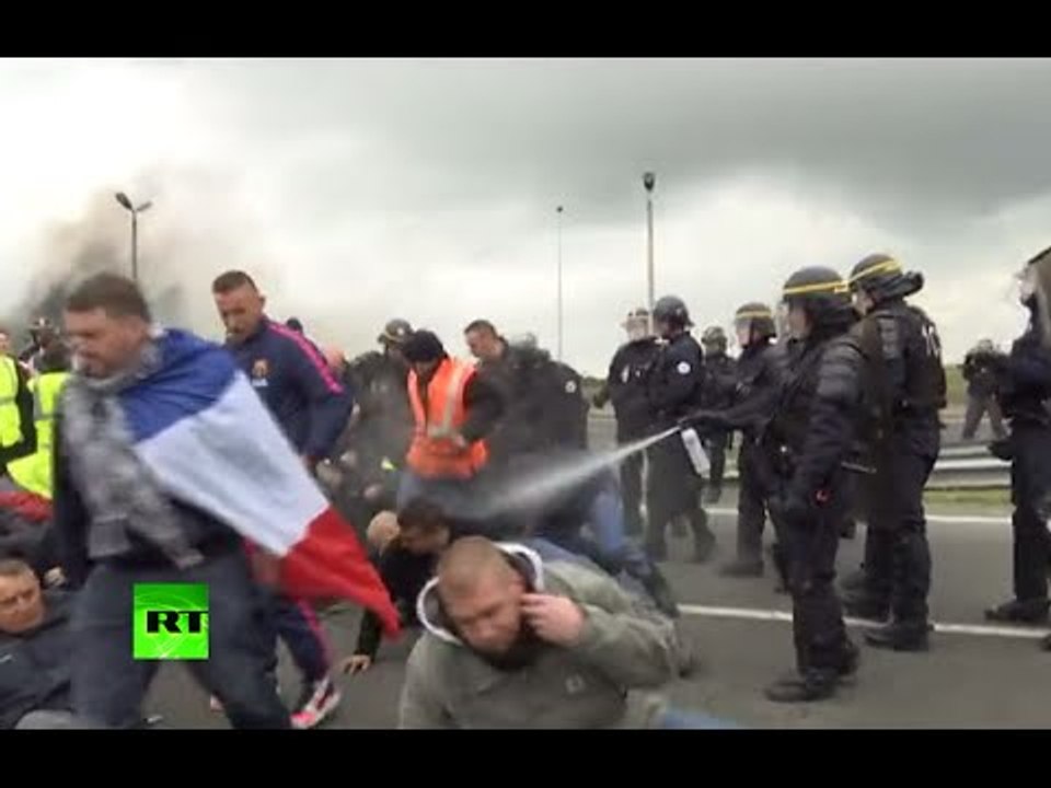 RAW: Protesting Calais ferry workers shut Eurotunnel, teargassed by cops