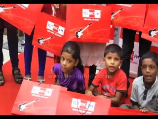 Award Winner Film KILLA Actress Amruta Subhash Celebrates Eid With Needy Kids, Watch Video!