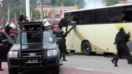 The true jump out boys!! (MUST SEE)