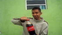 (Resposta ao LaFênix) Drinking COKE and MENTOS Experiment - Reação após ingerir COCA com MENTOS