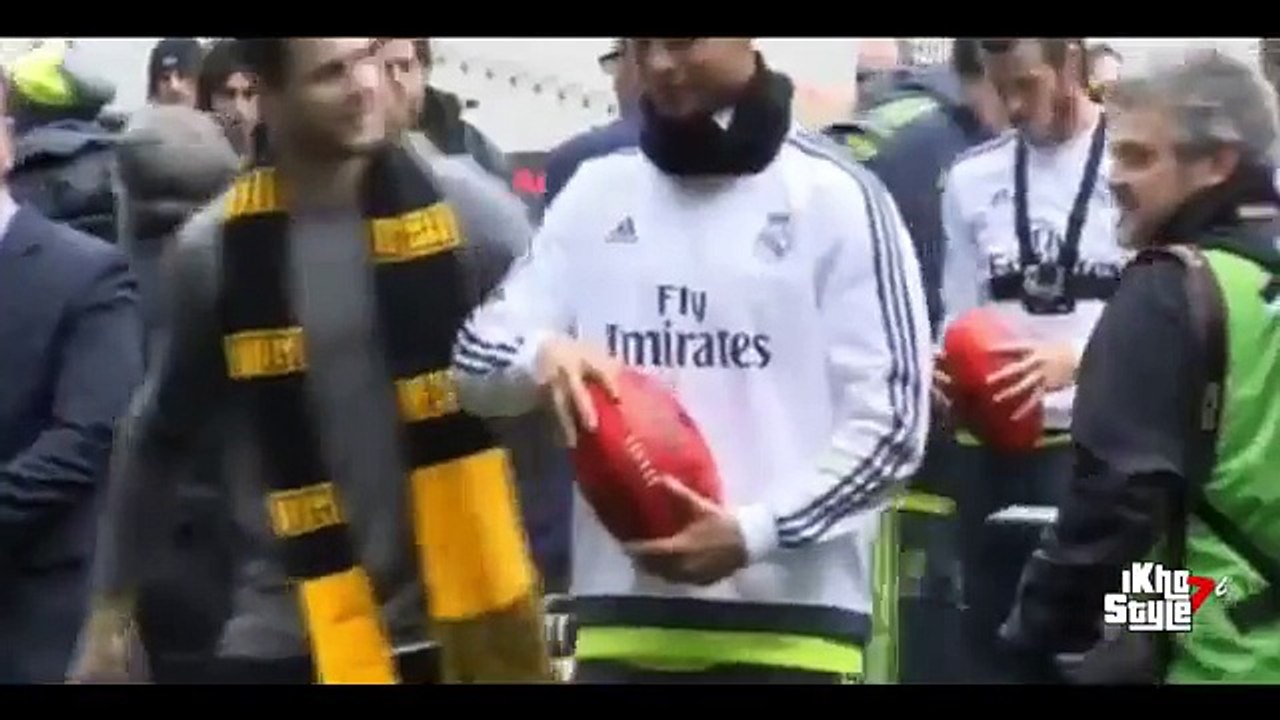 Cristiano Ronaldo, Gareth Bale & Sergio Ramos hacen gol con balón de fútbol Australiano 2015