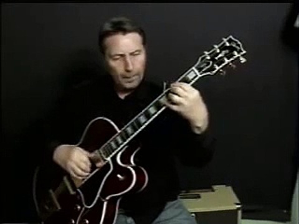 SOMEWHERE OVER THE RAINBOW fingerstyle guitar arrangement video lesson demo.