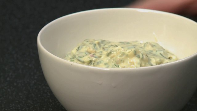 Comment faire une sauce tartare pour accompagner des fish & chips? – Gourmand