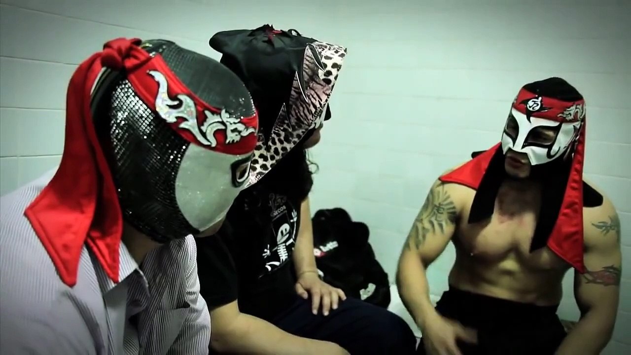 Desde Backstage La Parka, Octagón y Octagon Jr. - Guerra de Titanes - Lucha Libre AAA - 2012