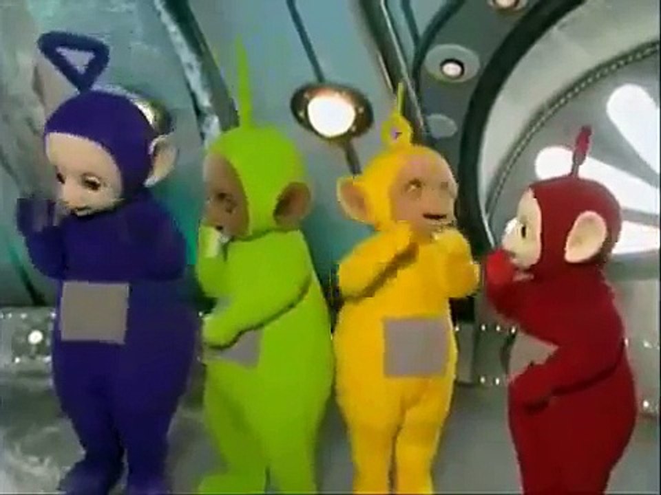 Teletubbies Noo Noo Sucks Up Snow! Cleaning Up Snow Ball!