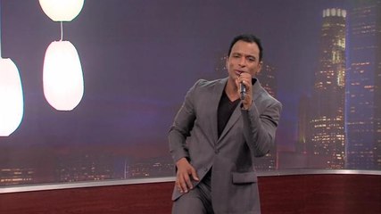 Jon Secada Interpreta "Déjame Quererte"