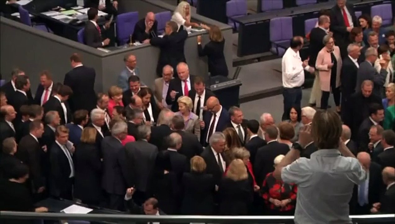 Les députés allemands approuvent le nouveau plan d'aide à la Grèce