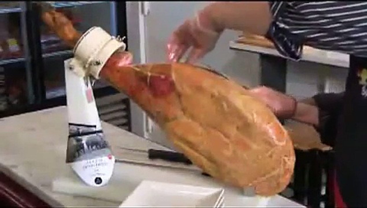 How to slice a bone-in Serrano ham