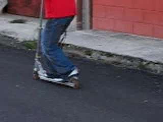 le saut de trotoir+bâton