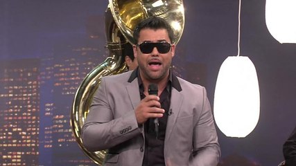Rogelio Martínez Interpreta "Loco y Destructivo"