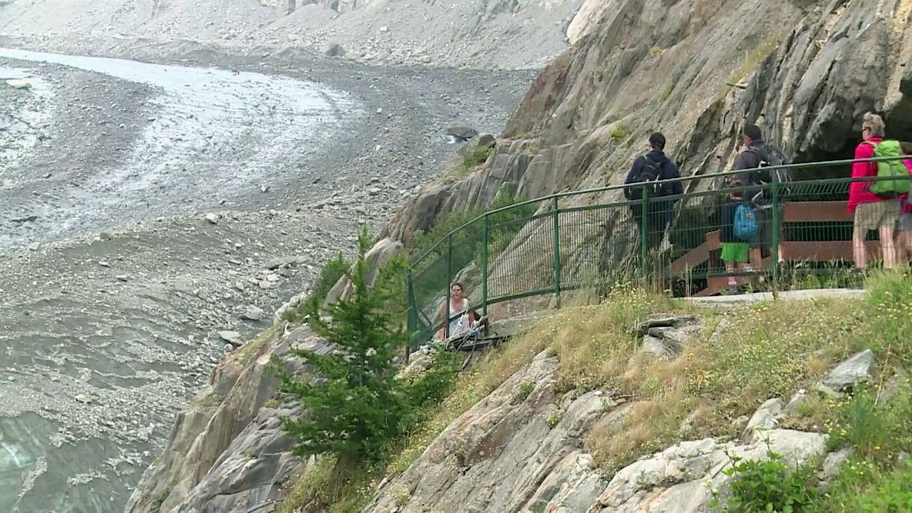 La Mer de Glace, haut lieu du tourisme menacé d...