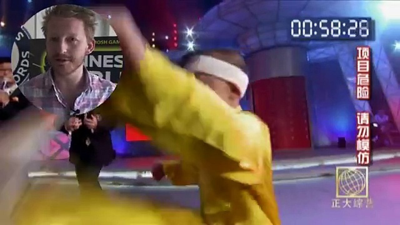 Este hombre rompe récord al golpearse la cabeza 134 veces