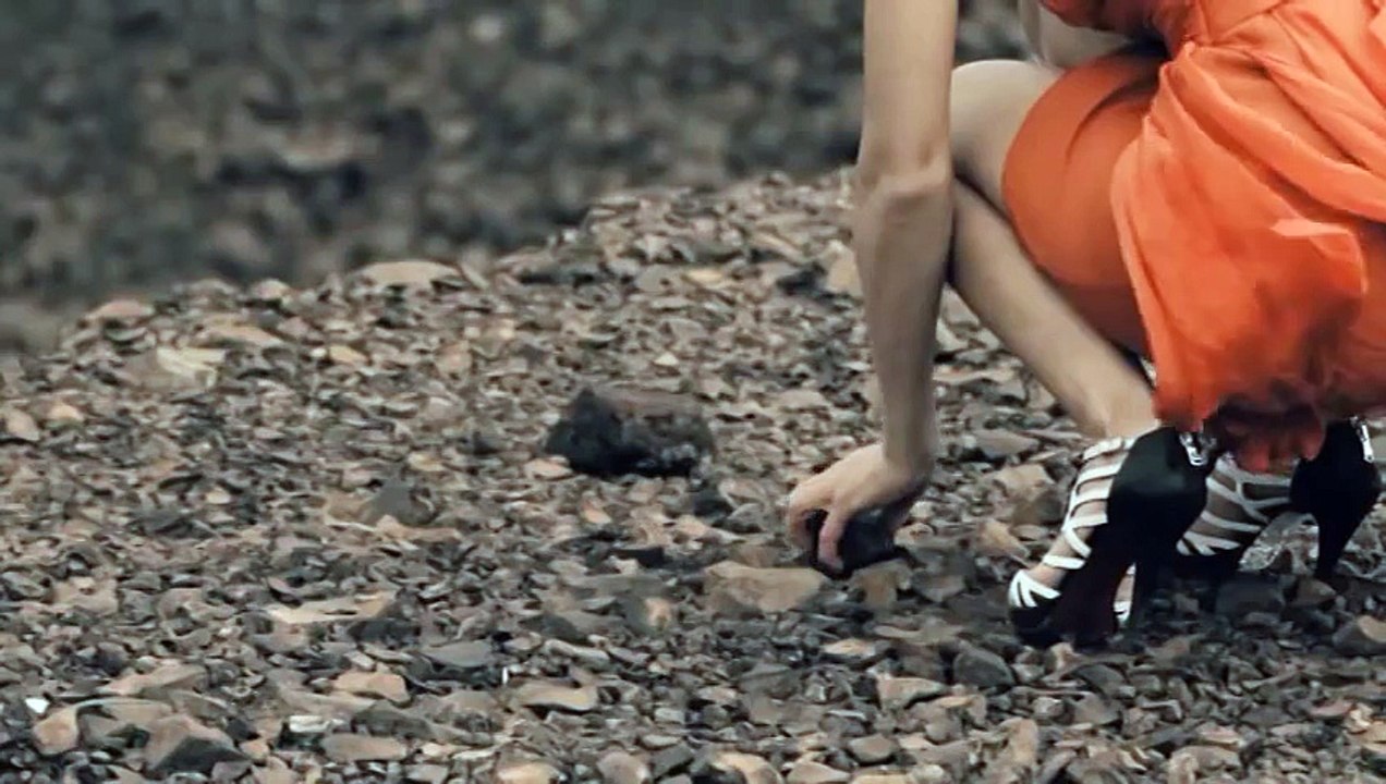 Notis Sfakianakis - Ena Tsiganaki Eipe (Official Video) Bg. Sub.