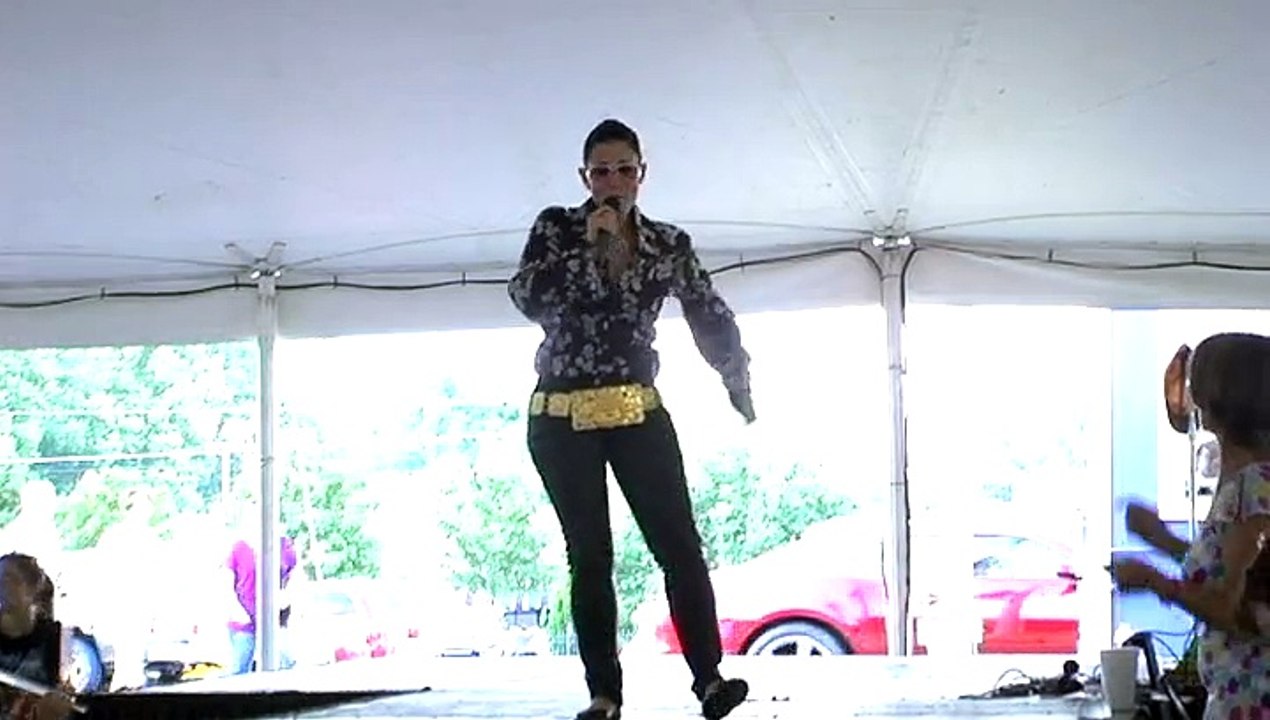 Jacqueline Feilich sings 'Jailhouse Rock' Elvis Week 2009