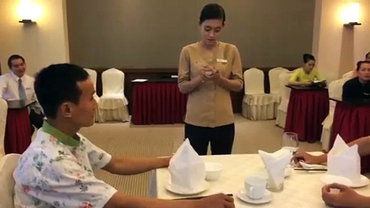 F&B English Conversation Practice (Christian & Steven & Sophia)