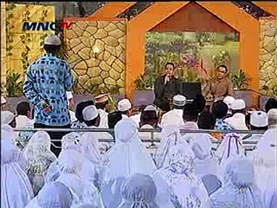 Ust Dhanu dan Bayu Oktara - Tumor Otak  - Bengkel Hati MNCTV -  16 mei 2011.flv