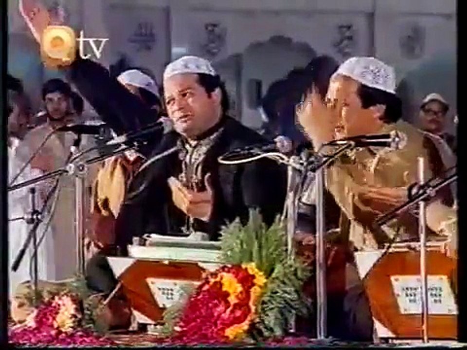 Data Ke Ghulamon Main Mera Naam Jo Aya Hai - Asif Ali Khan Santoo Qawwal