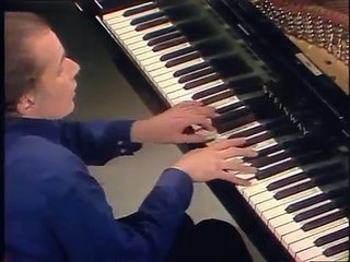 Glenn Gould - The Question of Instrument (2)