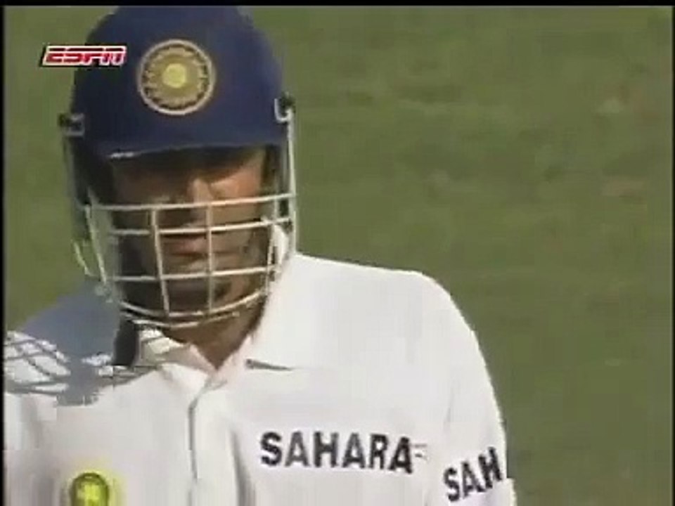 Sachin and Kumble involved in funny running - too good to miss