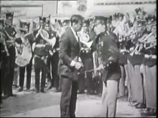 15 Over There: WWI (Robert Ryan)