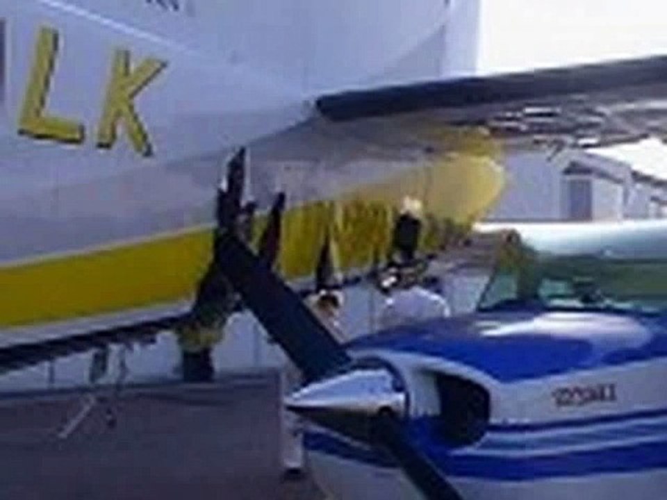 Top 10 Bizarre Plane Accidents[1]