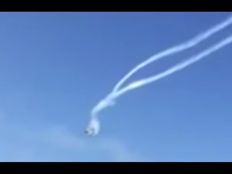 Caught on cam: 2 planes collide mid-air near Italian beach