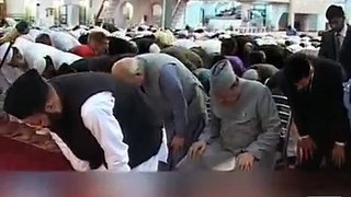 Hundreds of people miss Eid prayer due to strict security for President at Faisal Mosque