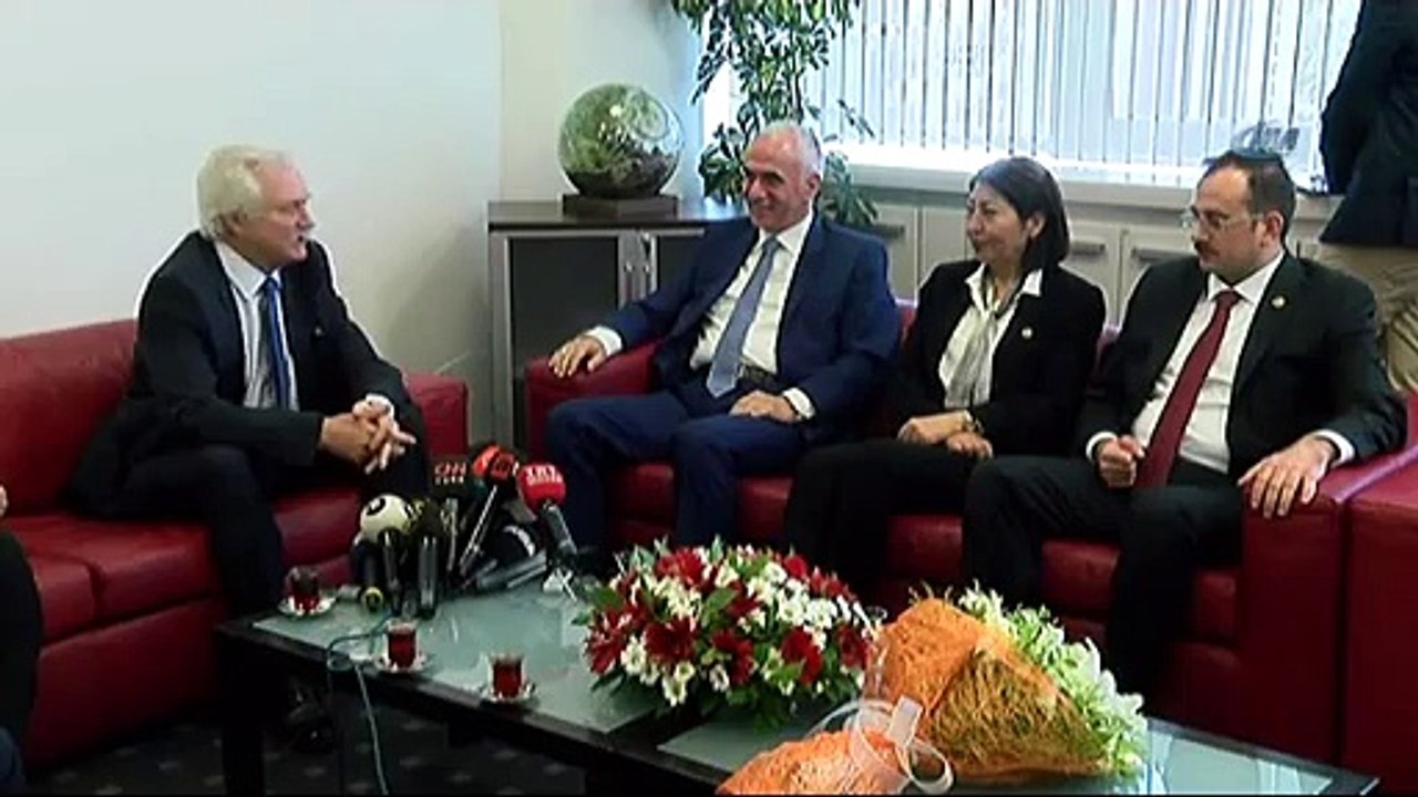 AK Parti’nin ilk ziyareti CHP’ye