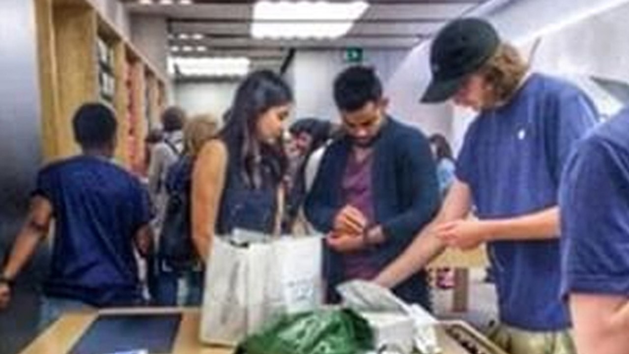 Spotted: Love Birds Virat Kohli & Anushka Sharma Shopping In LONDON