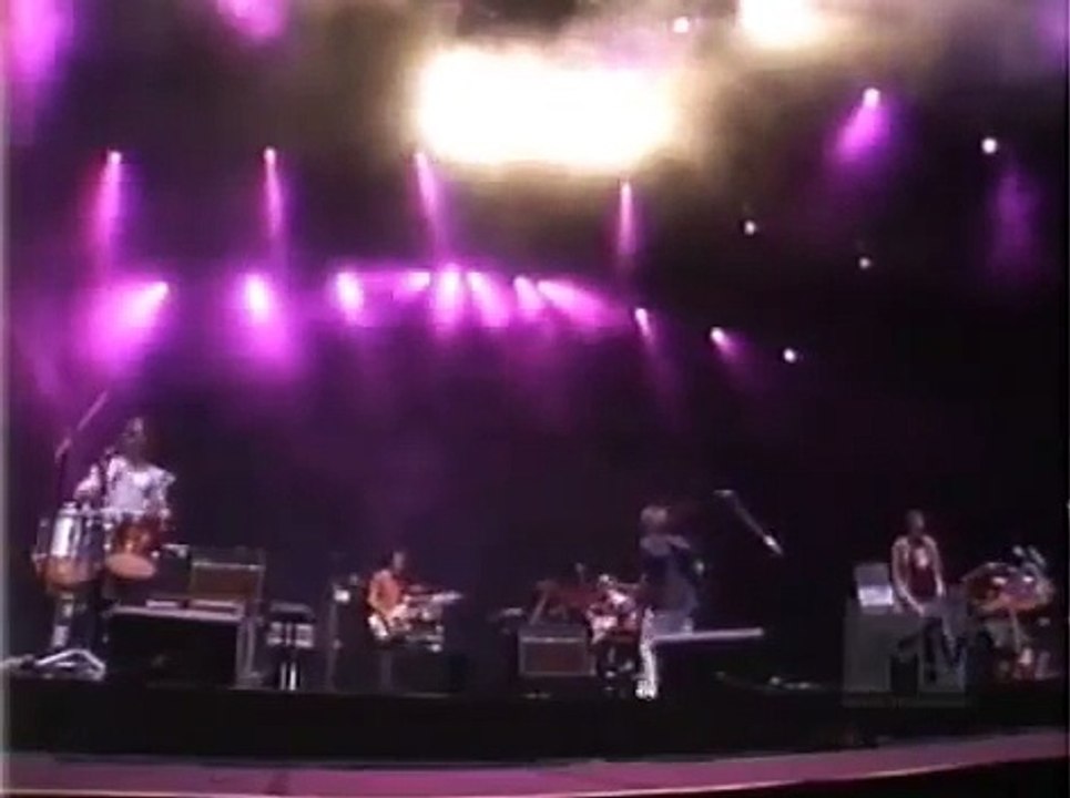 Radiohead - There There (Live Summer Sonic 03 MTV Japan)