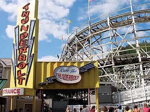 Six Flags New England