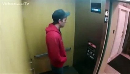 Bromas de terror de fantasma en el ascensor termina abruptamente