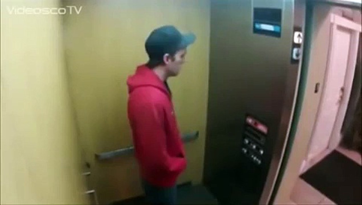 Bromas de terror de fantasma en el ascensor termina abruptamente