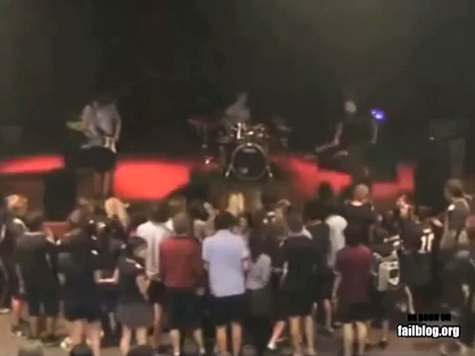Stage Diving FAIL